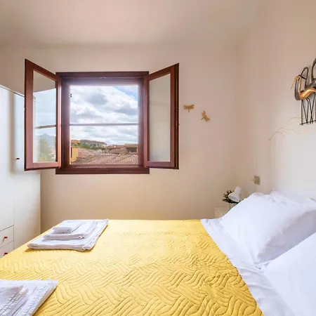Apartment In Centro - Terrazza Panoramica - Wi-fi - Ac - Parcheggio Riservato